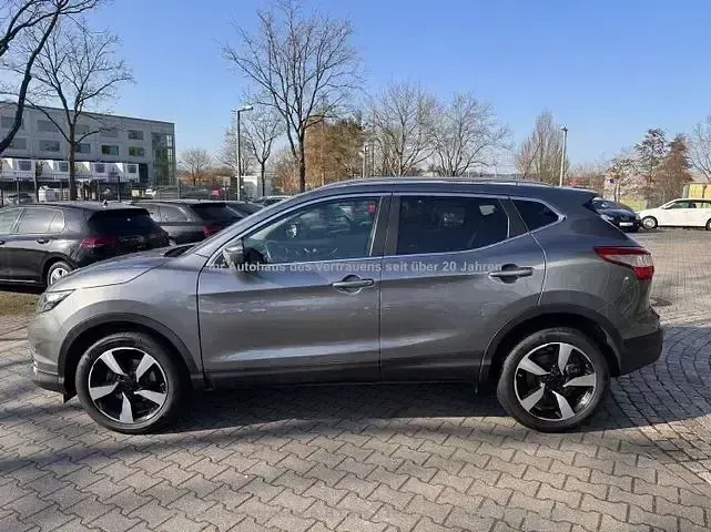 Gebraucht Nissan Qashqai 360º 116 PS (85 kW) 2016 Gun metallic (m) SUV