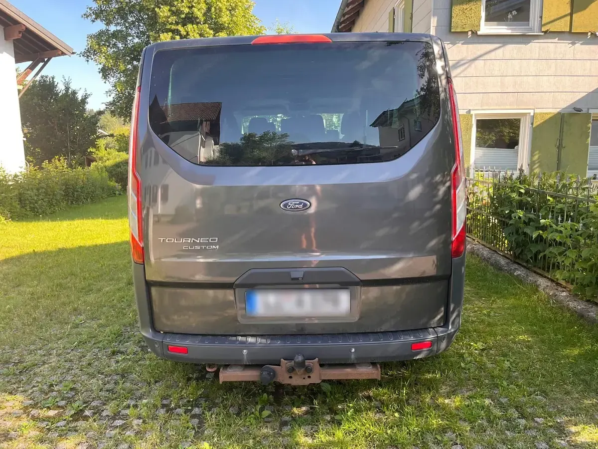 Gebraucht Ford Tourneo 170 PS (125 kW) 2015 Grau Van / Kleinbus