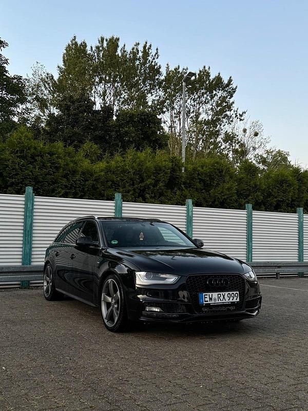 Schwarz Gebraucht 2015 Audi A4 S-Line Kombi | 13.000 € (Fairer Preis) - Bild 1/4