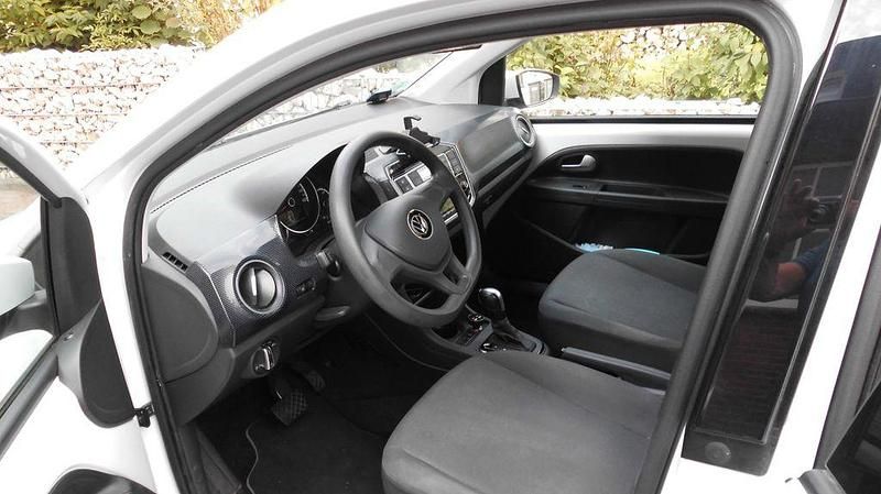 Weiß Gebraucht 2020 VW e-up! Kleinwagen | 10.900 € (Guter Preis) - Bild 1/4