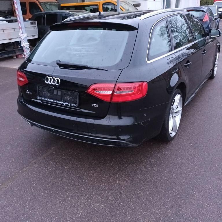 Gebraucht Audi A4 Ambiente 150 PS (110 kW) 2015 Schwarz Kombi