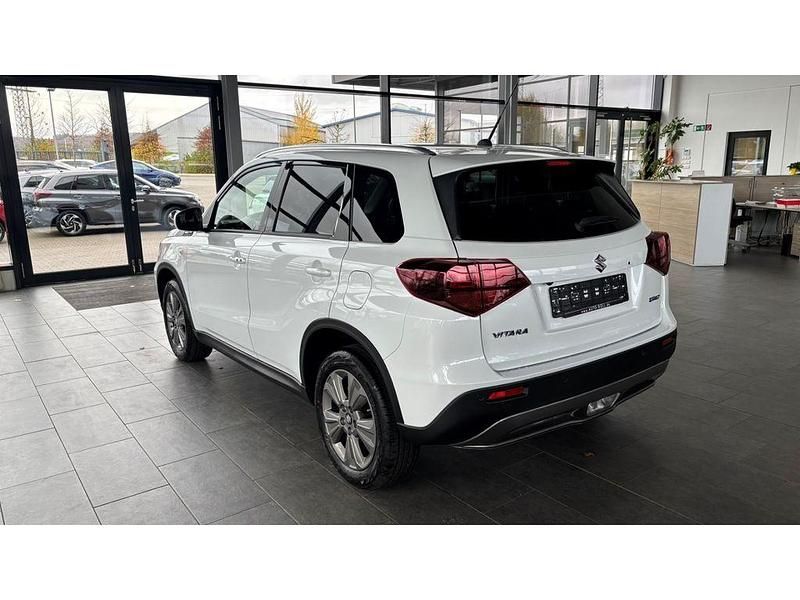 Gebraucht Suzuki Vitara Comfort 110 PS (80 kW) 2025 Cool white pearl metallic SUV