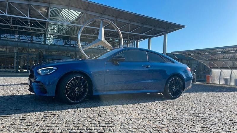 Gebraucht Mercedes E450 367 PS (269 kW) 2023 Blau Coupé