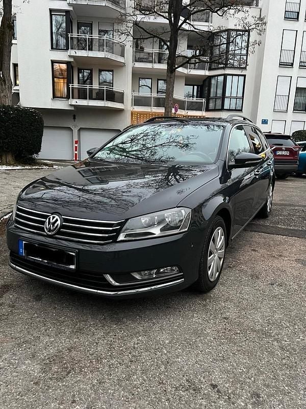 Grau Gebraucht 2011 VW Passat Kombi | 4.900 € (Fairer Preis) - Bild 1/4