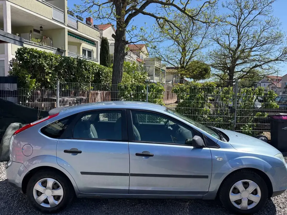 Usata Ford Focus Trend 101 CV (74 kW) 2006 Tonic Utilitaria