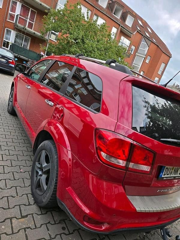 Rot Gebraucht 2012 Fiat Freemont SUV | 6.400 € (Superpreis) - Bild 1/4