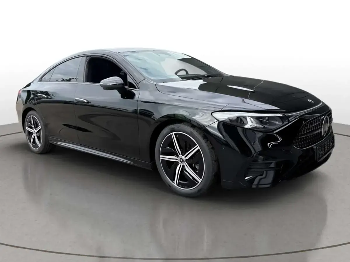 Gebraucht Mercedes CLA200 AMG line 184 PS (135 kW) 2026 Unilack nachtschwarz Limousine