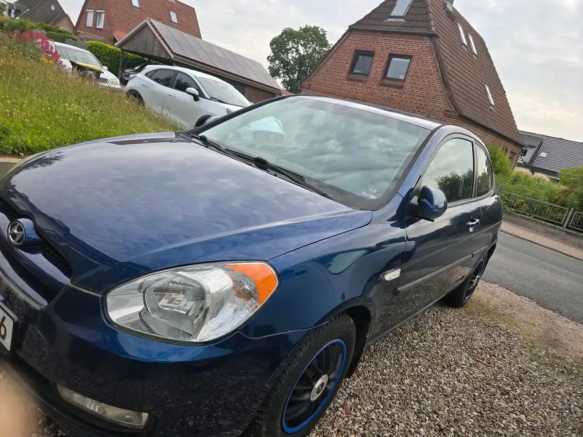 Gebraucht Hyundai Accent 97 PS (71 kW) 2008 Blau Kleinwagen