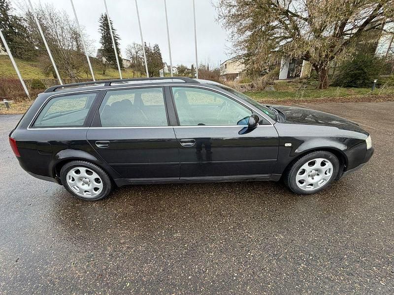 Gebraucht Audi A6 155 PS (114 kW) 2002 Schwarz Kombi