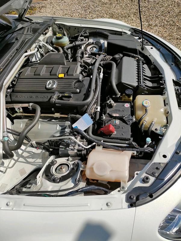 Gebraucht Mazda MX5 126 PS (92 kW) 2011 Weiß Cabrio