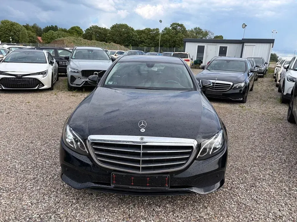 Gebraucht Mercedes E200 160 PS (117 kW) 2019 Schwarz Limousine