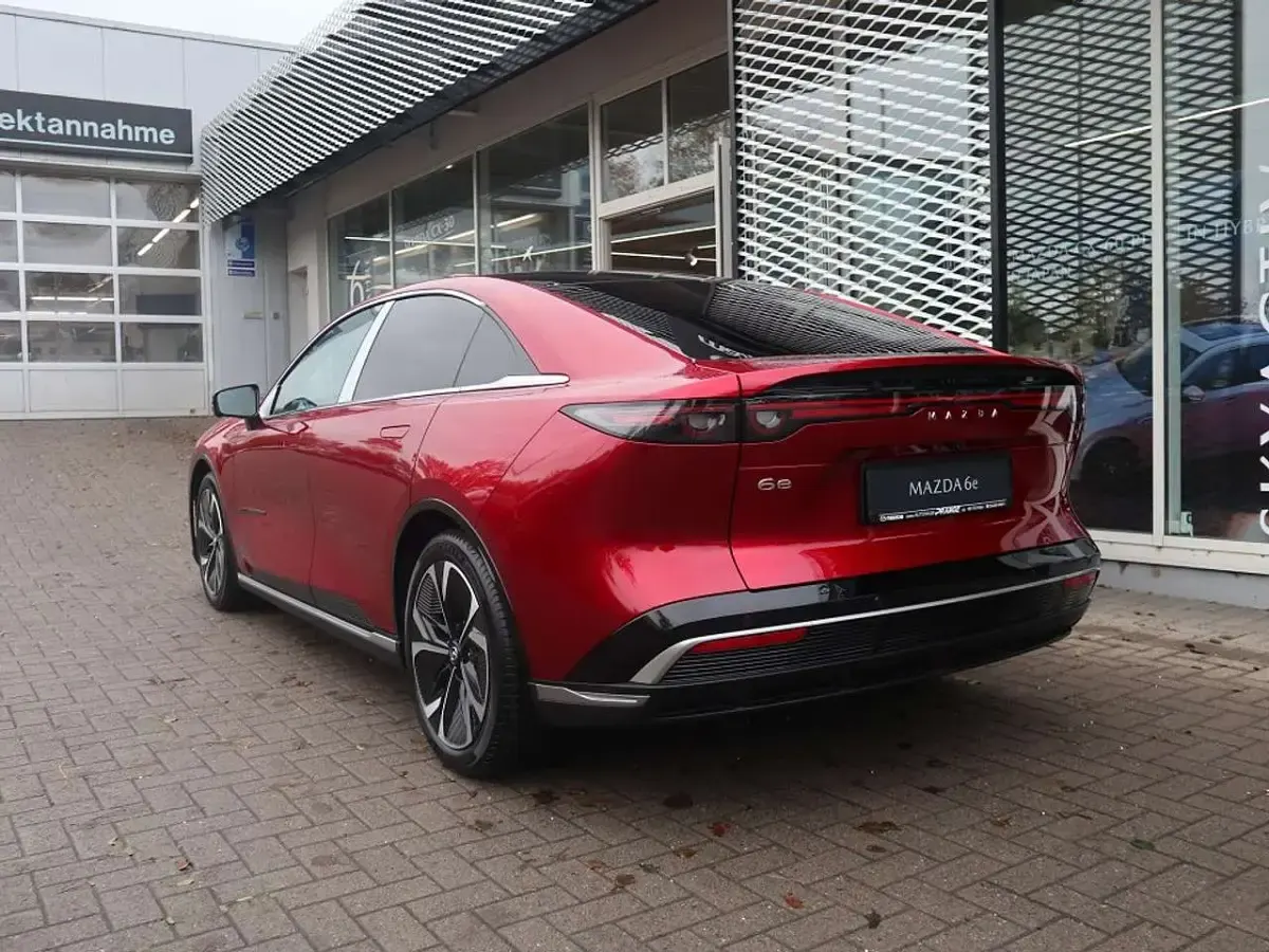 Neu Mazda 6e Takumi-Line 189 kW (258 PS) 2026 Soul red crystal m Limousine