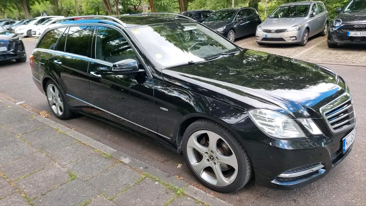 Gebraucht Mercedes E350 265 PS (194 kW) 2010 Schwarz Kombi