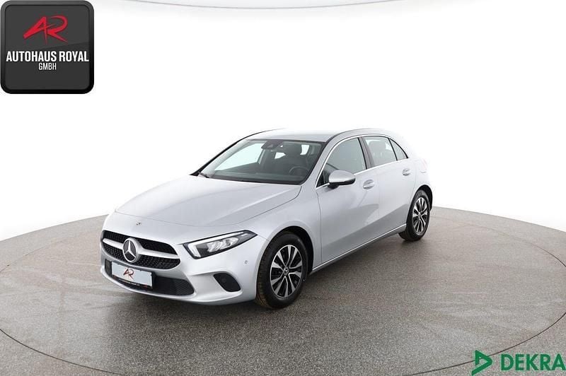 Silber Gebraucht 2022 Mercedes A180 Progressive Limousine | 21.680 € (Superpreis) - Bild 1/4
