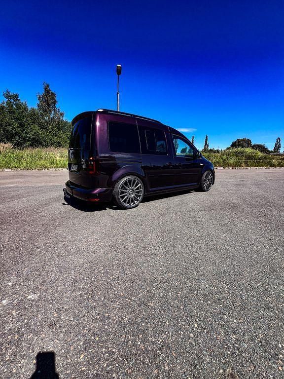 Gebraucht VW Caddy Highline 150 PS (110 kW) 2018 Violet Van / Kleinbus