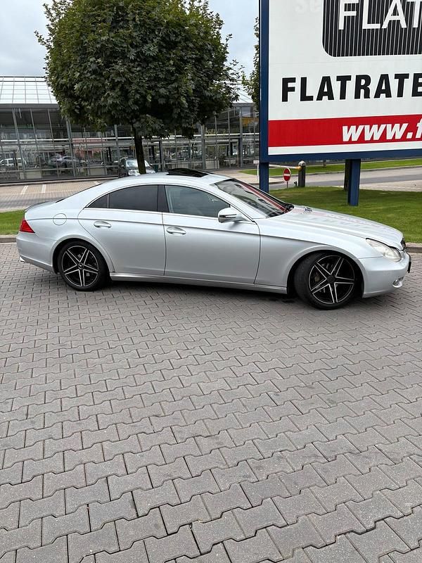 Grau Gebraucht 2009 Mercedes CLS350 Limousine | 4.999 € (Fairer Preis) - Bild 1/4