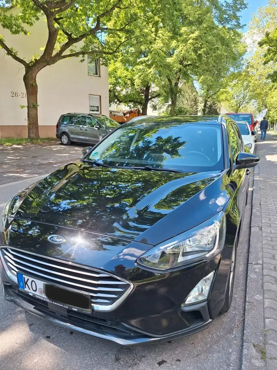 Gebraucht Ford Focus 120 PS (88 kW) 2020 Schwarz Limousine