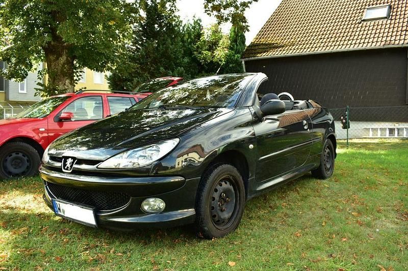 Schwarz Gebraucht 2005 Peugeot 206 CC Cabrio | 2.000 € (Fairer Preis) - Bild 1/4