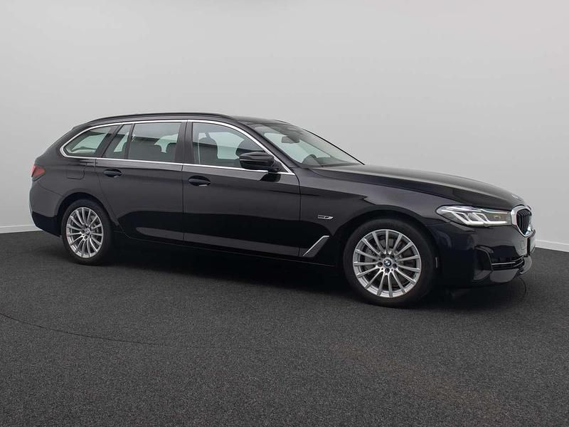 Gebraucht BMW 530 Sport Line 292 PS (214 kW) 2022 Schwarz ii668 Kombi