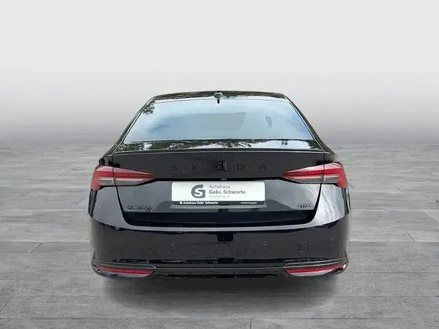 Gebraucht Skoda Octavia SportLine 204 PS (150 kW) 2025 Schwarz Limousine