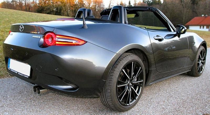 Gebraucht Mazda MX5 Exclusive 184 PS (135 kW) 2025 Grau Cabrio