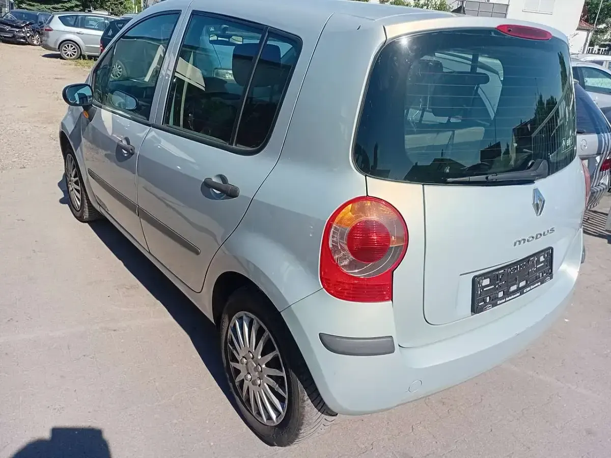 Gebraucht Renault Modus 88 PS (64 kW) 2005 Silber Van / Kleinbus