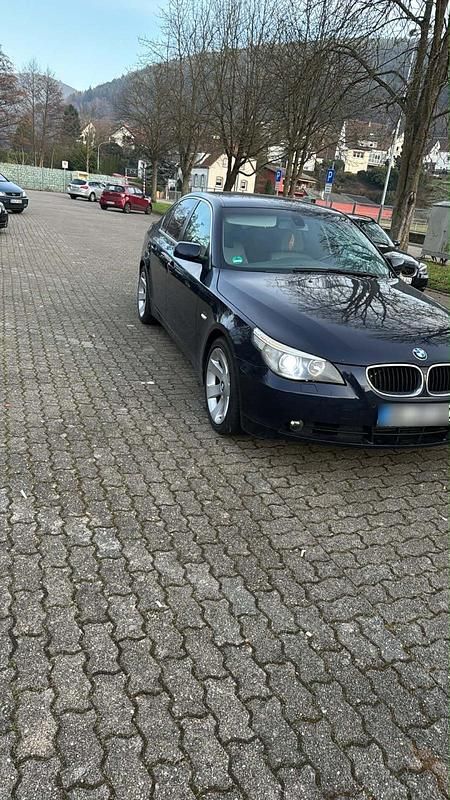 Gebraucht BMW 525 163 PS (119 kW) 2006 Blau Limousine