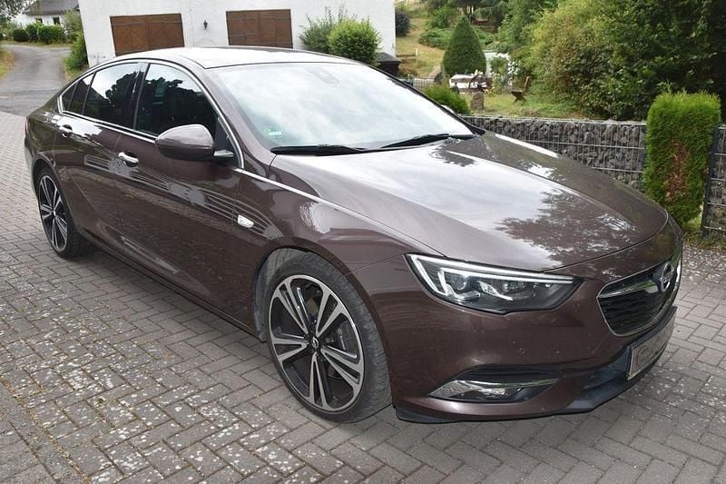 Braun Gebraucht 2017 Opel Insignia Innovation Limousine | 15.500 € (Superpreis) - Bild 1/4