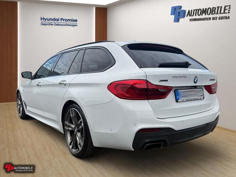 Gebraucht BMW M550 Shadowline 399 PS (293 kW) 2018 Weiss Limousine
