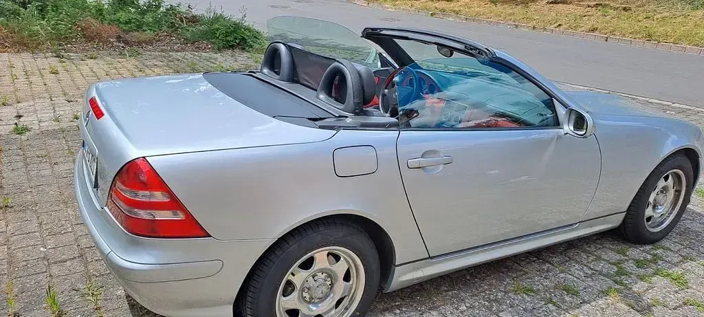 Gebraucht Mercedes SLK200 163 PS (119 kW) 2000 Silber Cabrio