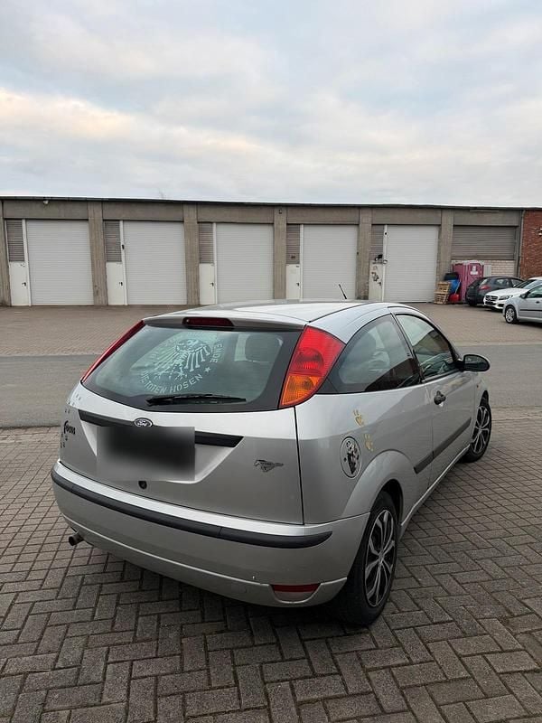 Second-hand Ford Focus 75 CP (55 kW) 2004 Gri Hatchback