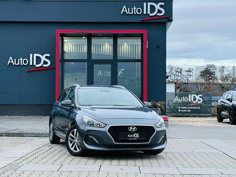 Gebraucht Hyundai i30 Passion 120 PS (88 kW) 2018 Grau Kombi