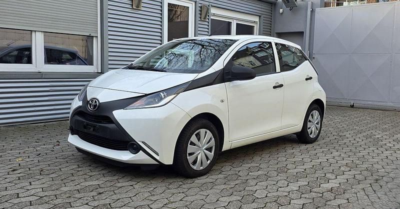 Weiß Gebraucht 2017 Toyota Aygo Kleinwagen | 6.990 € (Fairer Preis) - Bild 1/4