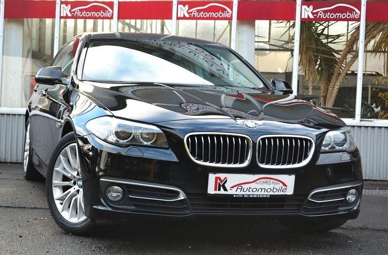 Schwarz Gebraucht 2015 BMW 520 Luxury Line Kombi | 10.599 € (Guter Preis) - Bild 1/4