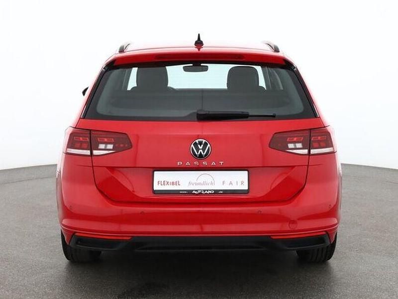 Gebraucht VW Passat Business 122 PS (89 kW) 2023 Rot Kombi