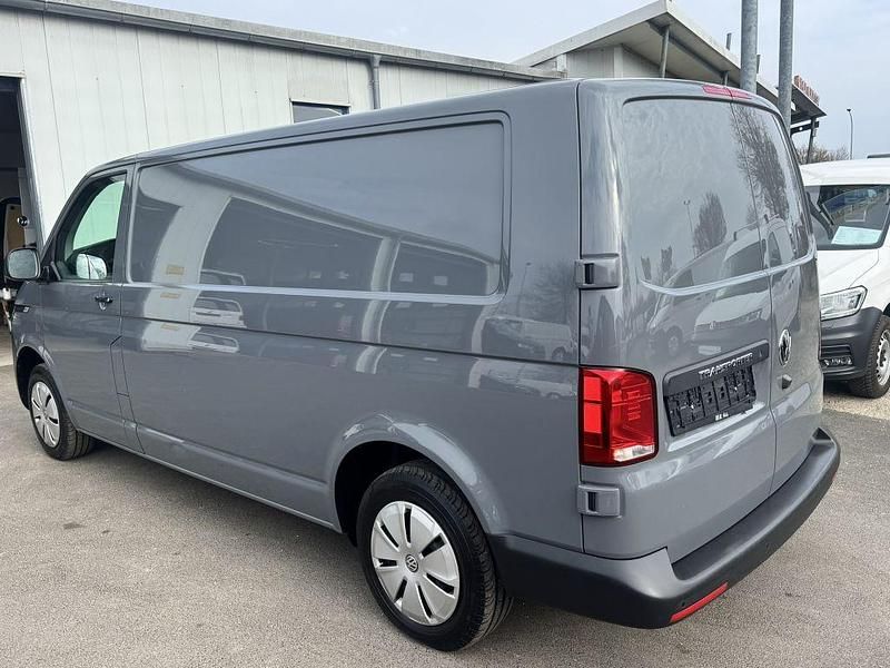 Gebraucht VW Transporter 150 PS (110 kW) 2022 Pure grey Van