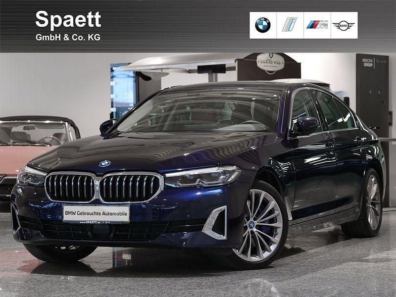 Gebraucht BMW 545e Sport Line 394 PS (289 kW) 2021 Bmw individual tansanitblau Limousine