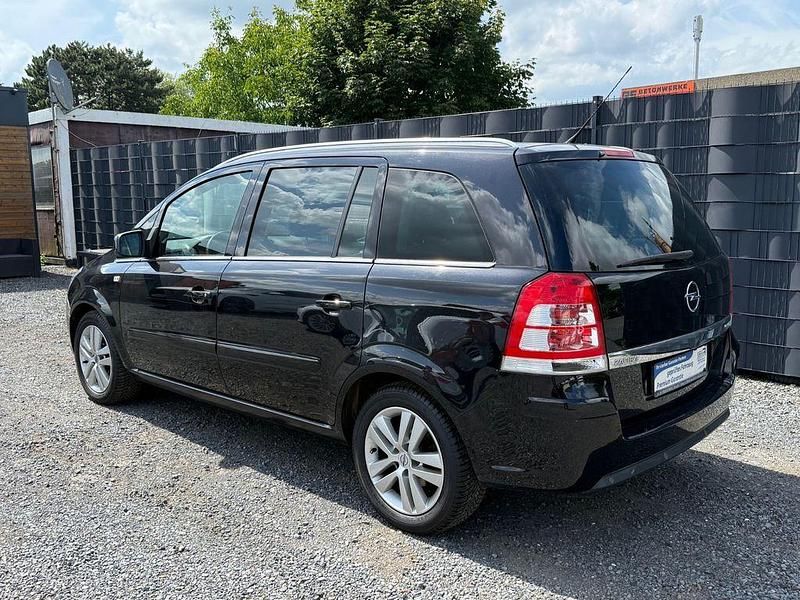 Gebraucht Opel Zafira Design Edition 116 PS (85 kW) 2011 Schwarz Van / Kleinbus