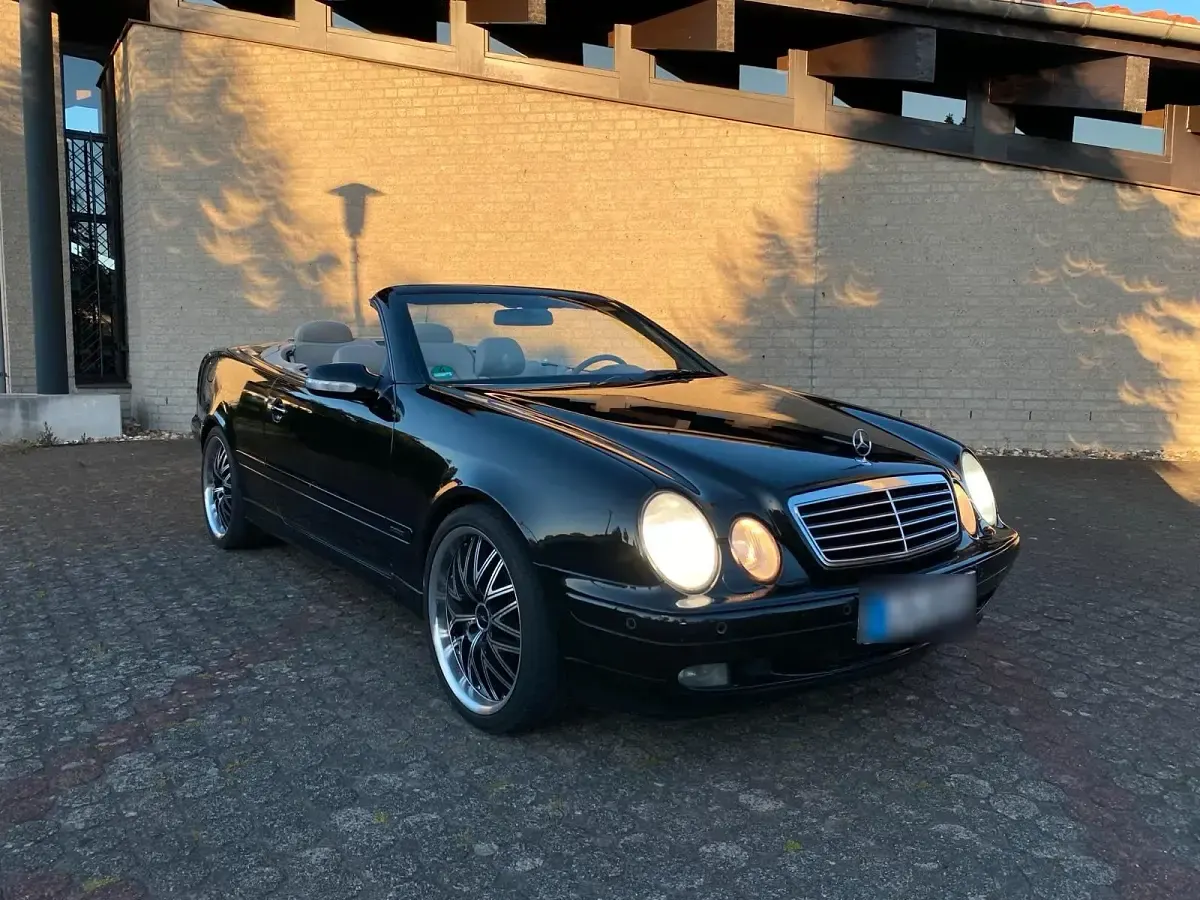 Gebraucht Mercedes CLK200 136 PS (100 kW) 1999 Schwarz Cabrio