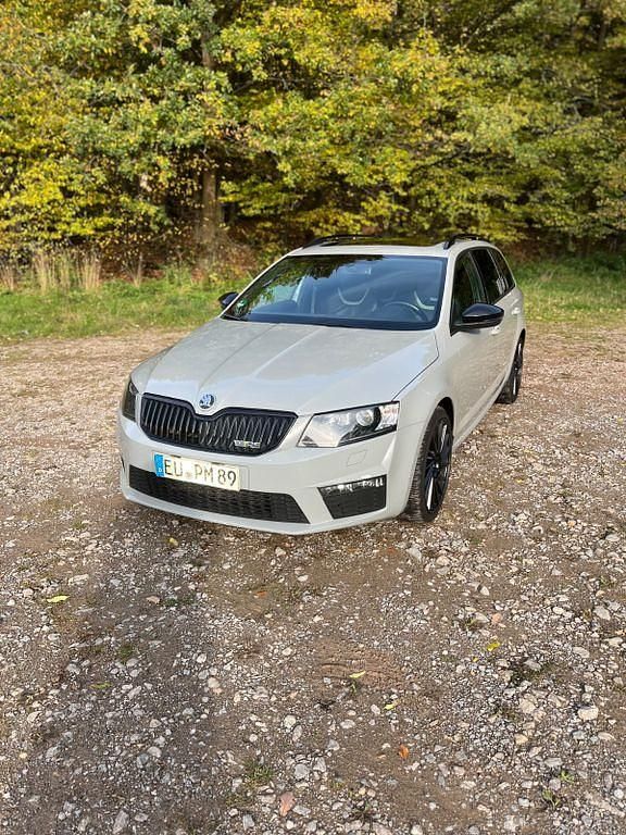 Grau Gebraucht 2014 Skoda Octavia RS Kombi | 9.900 € (Superpreis) - Bild 1/4