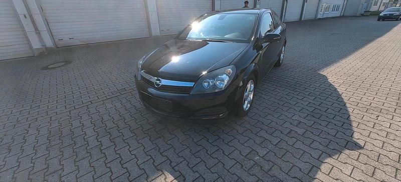 Schwarz Gebraucht 2007 Opel Astra GTC Coupé | 1.350 € - Bild 1/4