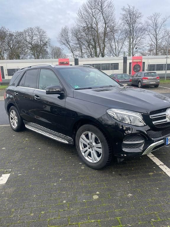 Schwarz Gebraucht 2016 Mercedes GLE350 SUV | 21.900 € (Guter Preis) - Bild 1/4