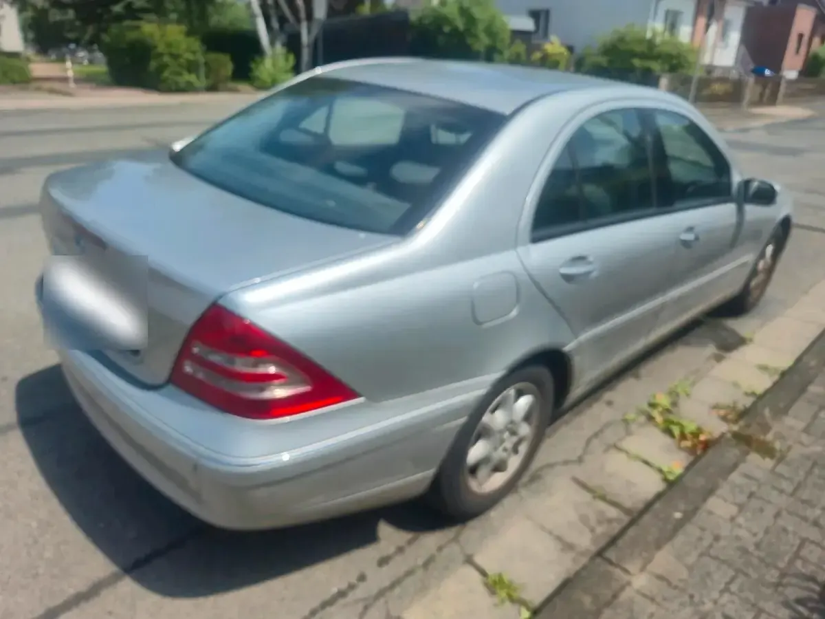 Gebraucht Mercedes C180 143 PS (105 kW) 2003 Silber Limousine