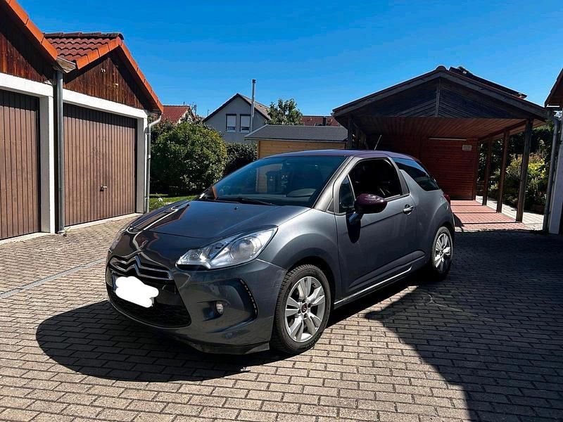 Grau Gebraucht 2010 Citroën DS3 Kleinwagen | 2.499 € (Superpreis) - Bild 1/4