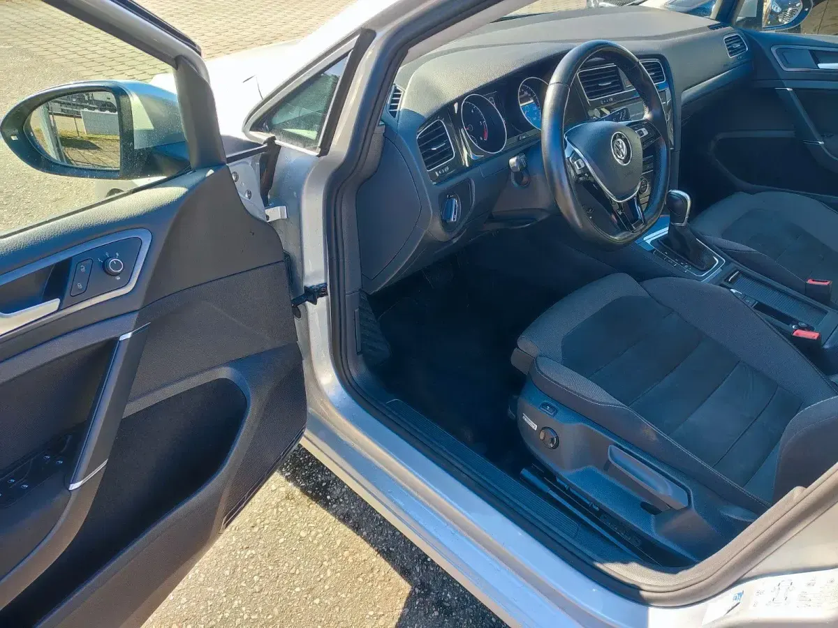 Gebraucht VW Golf VII 116 PS (85 kW) 2018 Silber Kombi