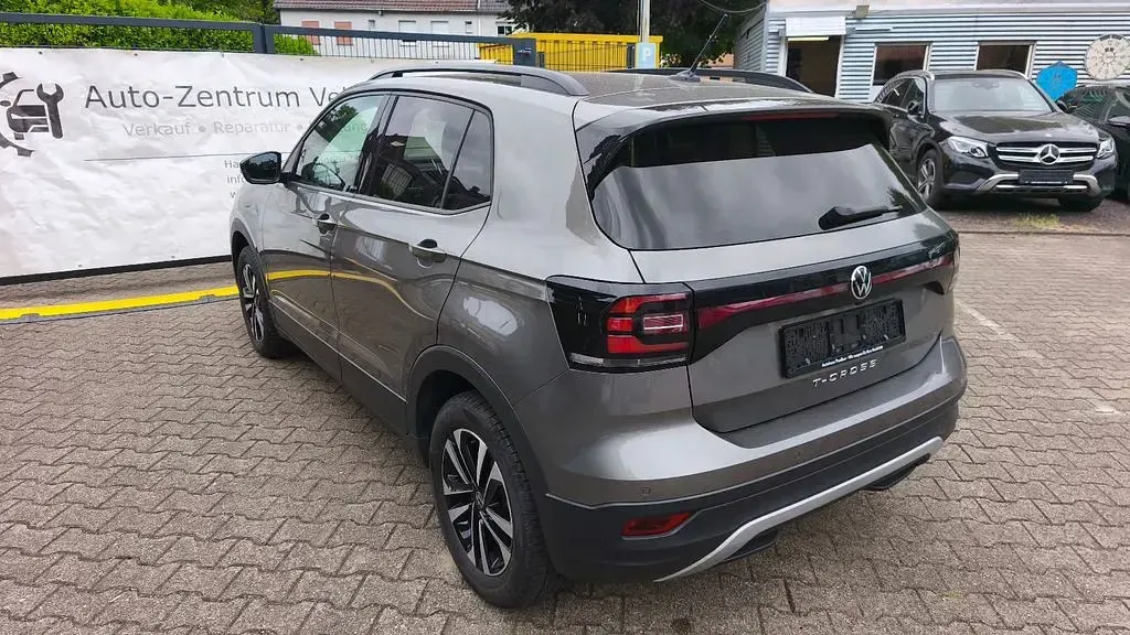 Gebraucht VW T-Cross United 150 PS (110 kW) 2021 Grau SUV