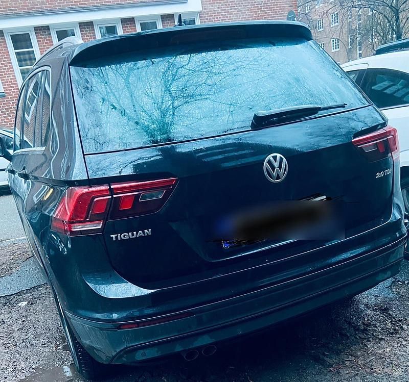 Second-hand VW Tiguan 150 CP (110 kW) 2017 Negru SUV