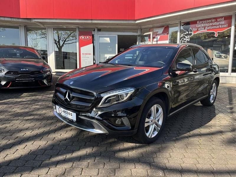 Schwarz Gebraucht 2016 Mercedes GLA180 Urban SUV | 15.190 € (Fairer Preis) - Bild 1/4
