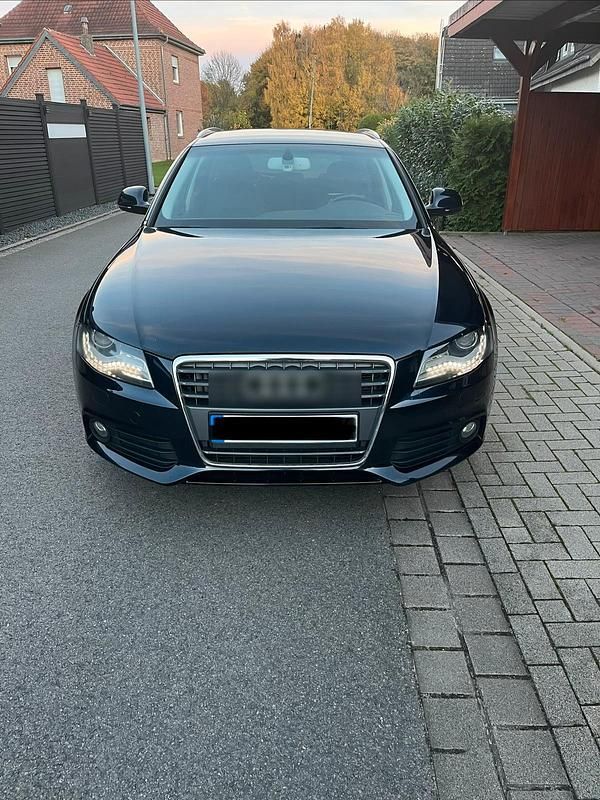 Blau Gebraucht 2009 Audi A4 Kombi | 5.000 € (Fairer Preis) - Bild 1/4