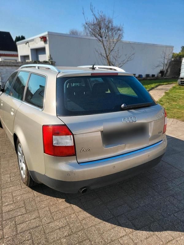 Gebraucht VW Touran 130 PS (95 kW) 2003 Gold Van / Kleinbus